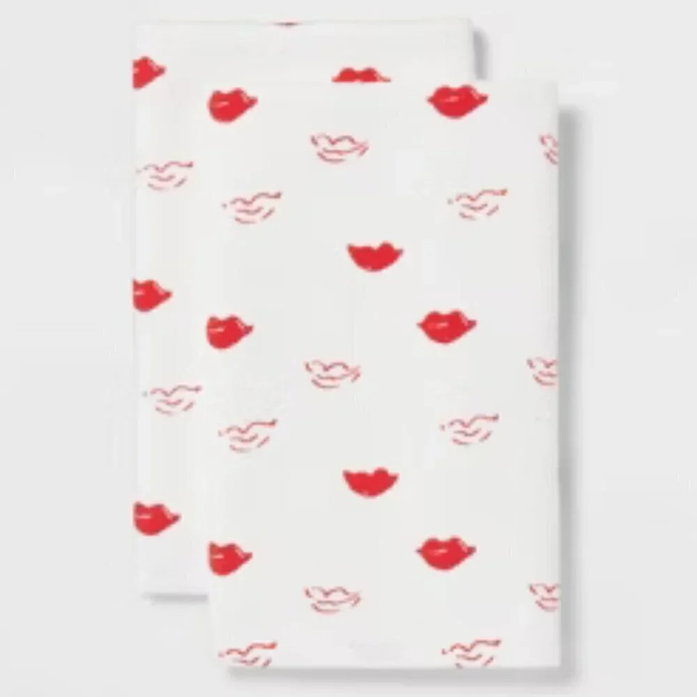 NWT -  Threshold All Over Red Lips Hand Towels Set of (4)